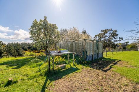 Photo of property in 15 Easons Road, Hampden, 9410