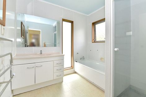 Photo of property in 27 Amorino Drive, Red Beach, 0932