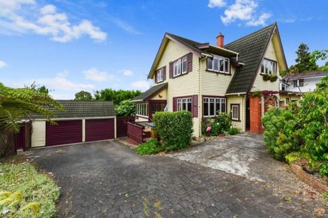 Photo of property in 69 Forest Lake Road, Forest Lake, Hamilton, 3200