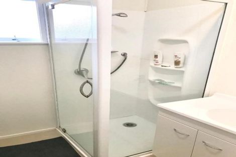 Photo of property in 2/5 Keldale Place, Forrest Hill, Auckland, 0620