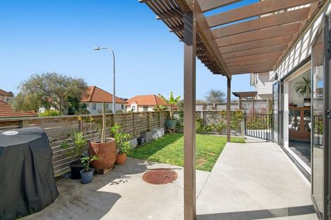 Photo of property in 7a Parkwood Crescent, Gulf Harbour, Whangaparaoa, 0930