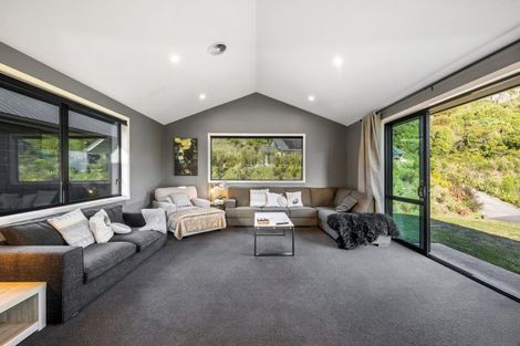 Photo of property in 13 Sparrowhawk Way, Kinloch, Taupo, 3377