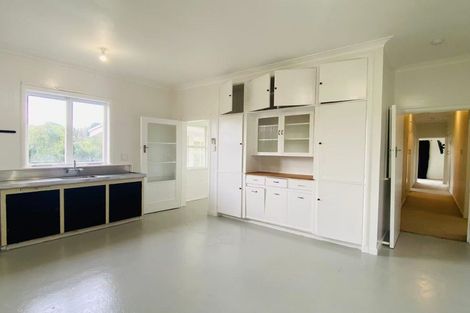 Photo of property in 13 Gardner Avenue, New Lynn, Auckland, 0600