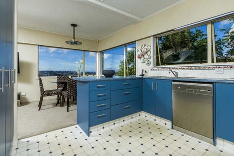 Photo of property in 58 Chivalry Road, Glenfield, Auckland, 0629