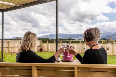 Photo of property in 7 Routhan Way, Carterton, 5713