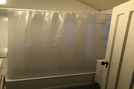 Photo of property in 1609 Great North Road, Waterview, Auckland, 1026