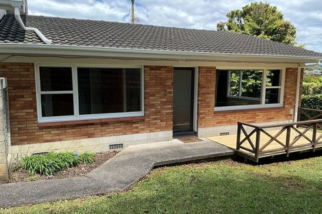 Photo of property in 2/30 Sunnynook Road, Sunnynook, Auckland, 0620