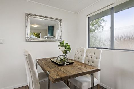 Photo of property in 1 Stephen Avenue, Henderson, Auckland, 0610