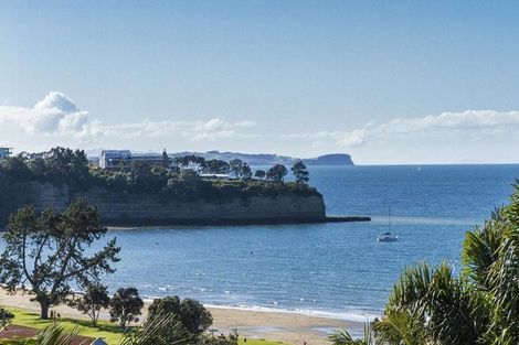 Photo of property in 18 Beechwood Road, Rothesay Bay, Auckland, 0630