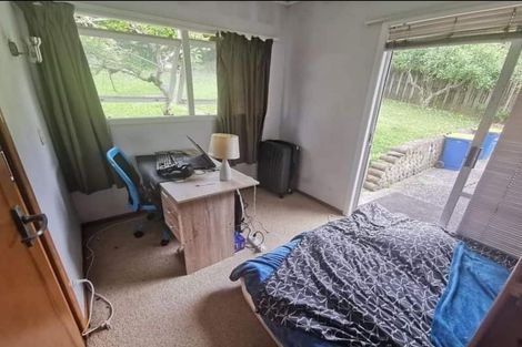 Photo of property in 50 Potter Avenue, Northcote, Auckland, 0627