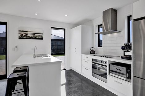 Photo of property in 27 Horoatua Street, Bell Block, New Plymouth, 4312