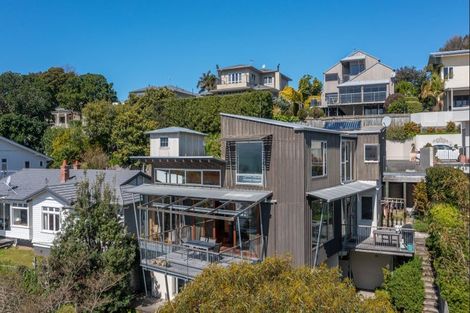 Photo of property in 5 Chilton Road, Hospital Hill, Napier, 4110