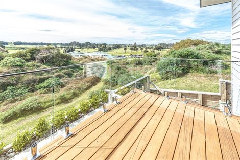 Photo of property in 34 Golf Vue Place, Castlecliff, Whanganui, 4501