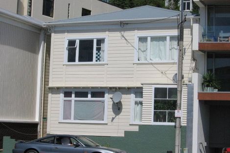 Photo of property in 80 Oriental Parade, Oriental Bay, Wellington, 6011