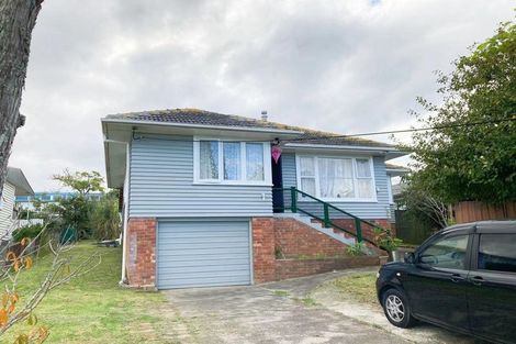 Photo of property in 66 Roberts Road, Te Atatu South, Auckland, 0610