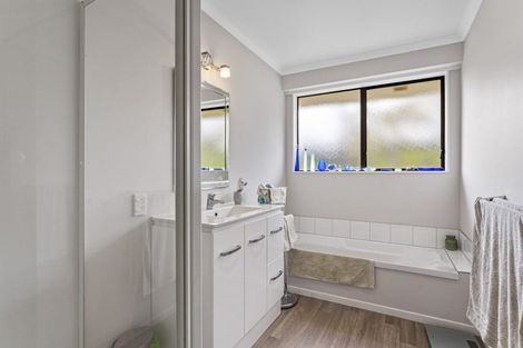 Photo of property in 44 Norfolk Crescent, Otaki Beach, Otaki, 5512