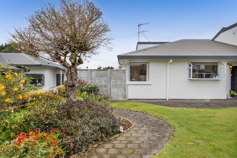 Photo of property in 54 Karina Road, Merrilands, New Plymouth, 4312
