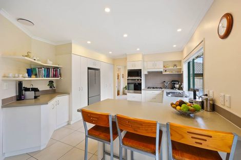 Photo of property in 8 Amesbury Rise, Henderson, Auckland, 0612
