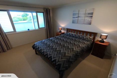 Photo of property in 15 Miami Place, One Tree Point, 0118