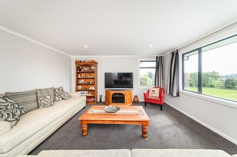 Photo of property in 31 Briarwood Road, Kelvin Grove, Palmerston North, 4470