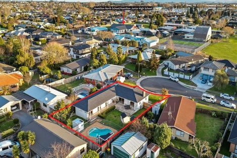 Photo of property in 15 Seamer Place, St Andrews, Hamilton, 3200