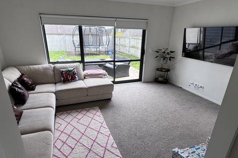 Photo of property in 13 Nganui Avenue, Takanini, 2112