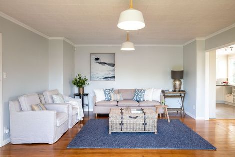 Photo of property in 11 Lipscombe Crescent, Havelock North, 4130