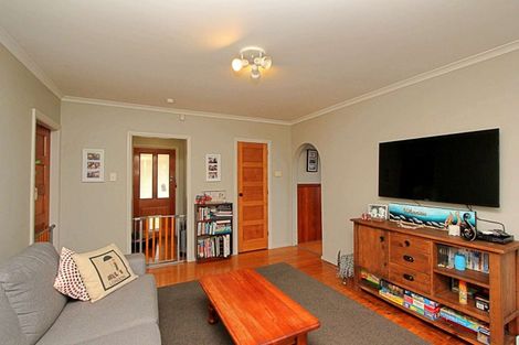 Photo of property in 19 Hammond Road, Taradale, Napier, 4112