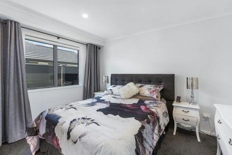 Photo of property in 3 Shearwater Lane, Whitby, Porirua, 5024