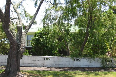 Photo of property in 12 Keats Place, Blockhouse Bay, Auckland, 0600