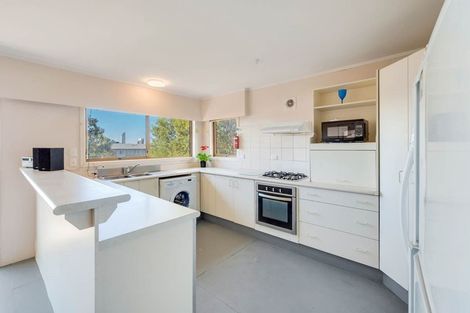 Photo of property in 40 Akoranga Drive, Northcote, Auckland, 0627