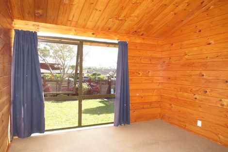 Photo of property in 114 Marina View Drive, West Harbour, Auckland, 0618