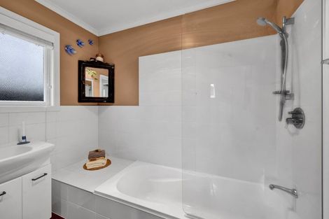 Photo of property in 19 Lawry Street, Blagdon, New Plymouth, 4310