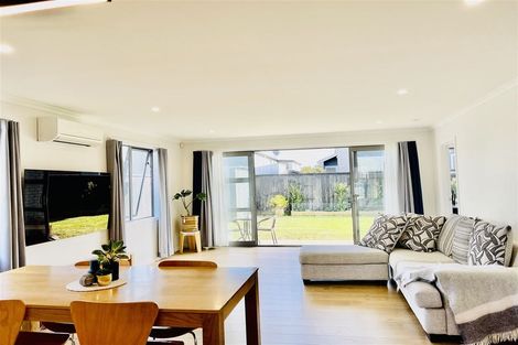 Photo of property in 19 Roslyn Farm Street, Ramarama, Drury, 2579