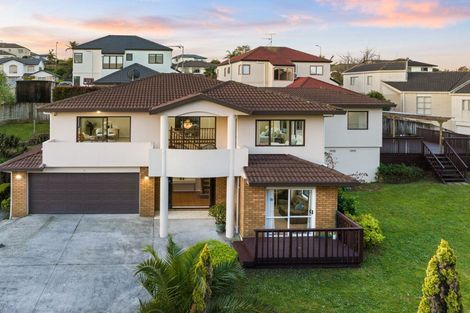 Photo of property in 7 Chieftain Rise, Goodwood Heights, Auckland, 2105