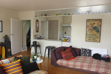 Photo of property in 7/55 Apu Crescent, Lyall Bay, Wellington, 6022