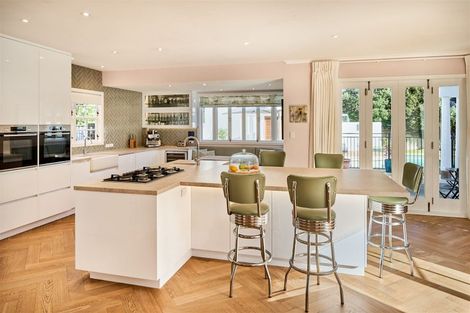 Photo of property in 25 Cheviot Road, Lowry Bay, Lower Hutt, 5013