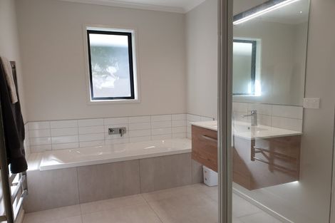 Photo of property in 38 Mooring Close, Whitby, Porirua, 5024