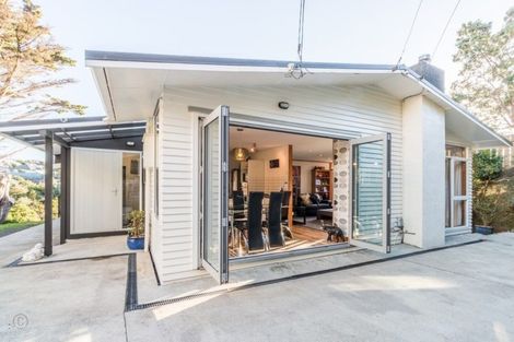 Photo of property in 52 Black Rock Road, Newlands, Wellington, 6037