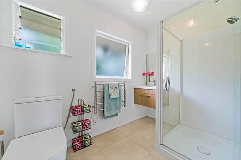 Photo of property in 2/9 Moana Avenue, Belmont, Auckland, 0622