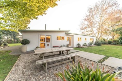 Photo of property in 190 Thornton Road, Cambridge, 3434