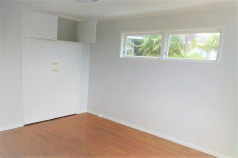 Photo of property in 16 Limmer Place, Browns Bay, Auckland, 0632