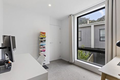Photo of property in 6b Ferry Road, Days Bay, Lower Hutt, 5013