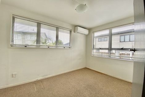 Photo of property in 60a Swaffield Road, Papatoetoe, Auckland, 2025