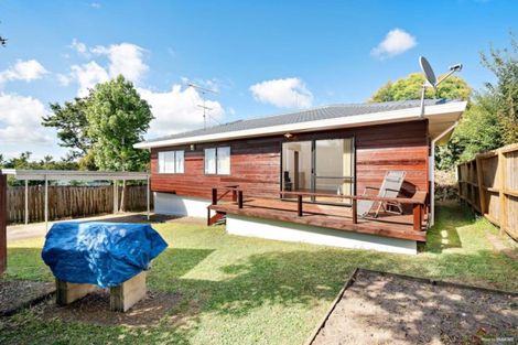 Photo of property in 2/8 Locket Road, Glenfield, Auckland, 0629