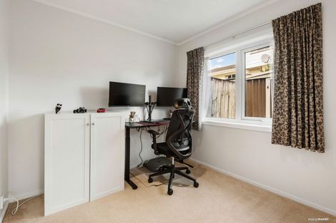 Photo of property in 4/94 Lynwood Road, New Lynn, Auckland, 0600