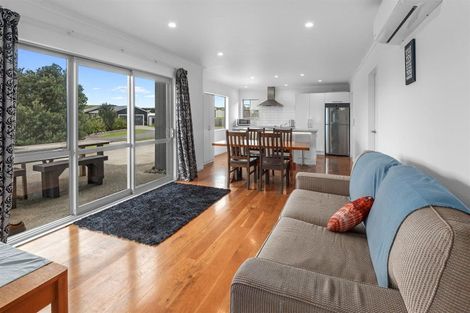 Photo of property in 2 Tua Tua Place, Baylys Beach, 0377