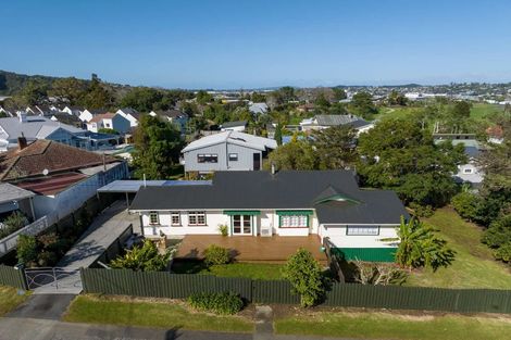 Photo of property in 1 Kent Road, Regent, Whangarei, 0112