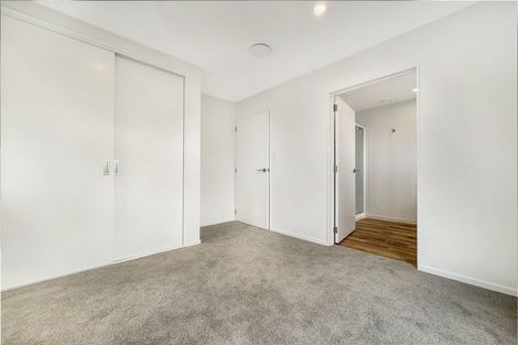 Photo of property in 19d Pavola Grove, Glenfield, Auckland, 0629