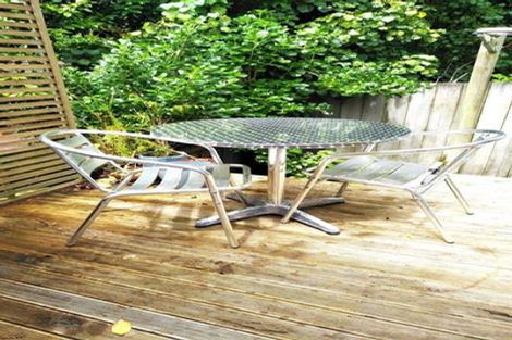 Photo of property in 17 Poplar Grove, Thorndon, Wellington, 6011